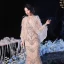 Luxe Champagne Robe De Soirée Avec Châle 2020 Trompette / Sirène Col v profond Sans Manches Fait main Perlage Train De Balayage Dos Nu Robe De Ceremonie