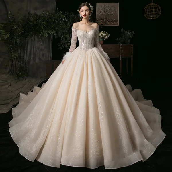 Beste Champagner Durchsichtige Hochzeits Brautkleider / Hochzeitskleider 2020 Ballkleid Rundhalsausschnitt Lange Ärmel Feder Rückenfreies Pailletten Perlenstickerei Glanz Tülle Kathedrale Schleppe Rüschen