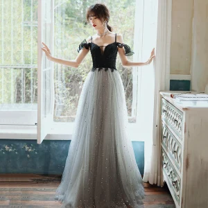 Élégant Gris Robe De Soirée 2020 Princesse Bretelles Spaghetti Sans Manches Paillettes Longue Volants Dos Nu Robe De Ceremonie