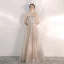 Elegante Champagner Abendkleider 2020 A Linie Bandeau Ärmellos Pailletten Perlenstickerei Lange Rüschen Rückenfreies Festliche Kleider