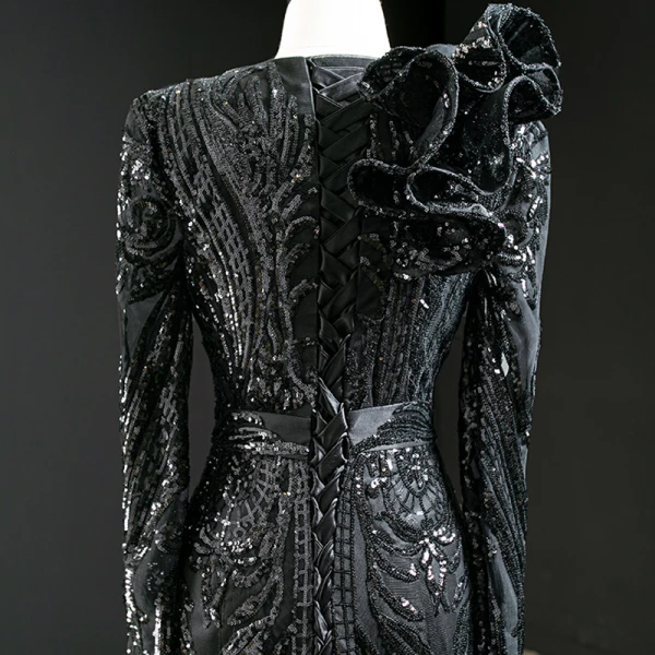 Luxe Noire Tapis rouge Robe De Soirée 2020 Trompette / Sirène Transparentes Col v profond Manches Longues Appliques Paillettes Tribunal Train Volants Robe De Ceremonie