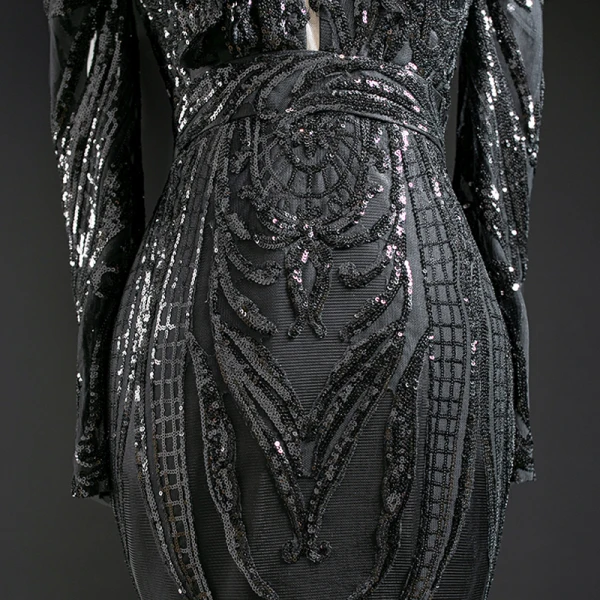 Luxe Noire Tapis rouge Robe De Soirée 2020 Trompette / Sirène Transparentes Col v profond Manches Longues Appliques Paillettes Tribunal Train Volants Robe De Ceremonie