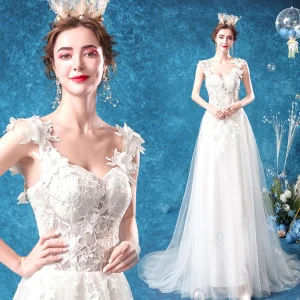 Illusion Abordable Blanche Plage Percé Robe De Mariée 2020 Princesse Épaules Sans Manches Dos Nu Appliques Fleur Perlage Train De Balayage