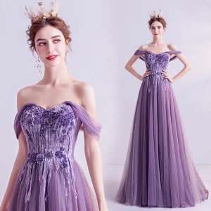 Eleganckie Winogrono Sukienki Wieczorowe 2020 Princessa Przy Ramieniu Kótkie Rękawy Aplikacje Z Koronki Frezowanie Trenem Sweep Wzburzyć Bez Pleców Sukienki Wizytowe