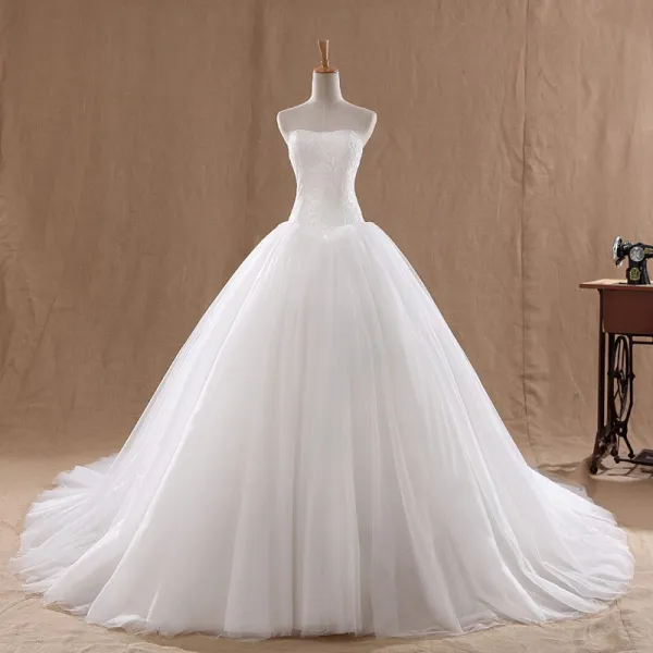 Modest / Simple White Satin Corset Wedding Dresses 2020 Ball Gown  Sweetheart Sleeveless Court Train Ruffle