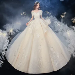 Chic Belle Champagne La Mariée Robe De Mariée 2020 Robe Boule De L 039 Épaule Manches Courtes Dos Nu Glitter Tulle Appliques En Dentelle Perlage Cathedral Train