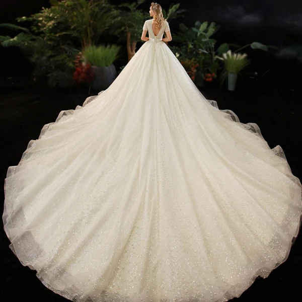 Luxe Champagne La Mariée Robe De Mariée 2020 Robe Boule V-Cou Manches Courtes Dos Nu Perlage Perle Glitter Tulle Cathedral Train Volants