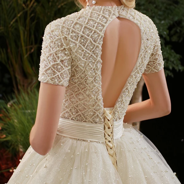 Luxe Champagne La Mariée Robe De Mariée 2020 Robe Boule V-Cou Manches Courtes Dos Nu Perlage Perle Glitter Tulle Cathedral Train Volants