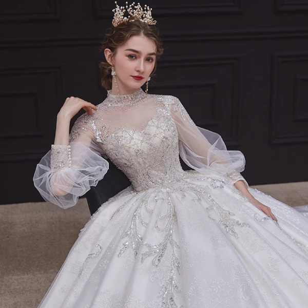 Style Victorien Ivoire Transparentes La Mariée Robe De Mariée 2020 Robe Boule Col Haut Gonflée Manches Longues Dos Nu Appliques Paillettes Perlage Cathedral Train Volants