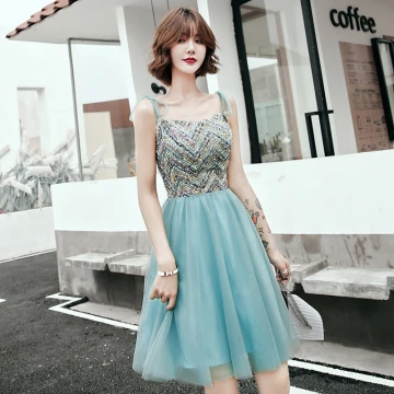 Chic Belle Vert Jade De Retour Robe De Graduation 2020 Princesse Bretelles Spaghetti Sans Manches Paillettes Courte Volants Dos Nu Robe De Ceremonie