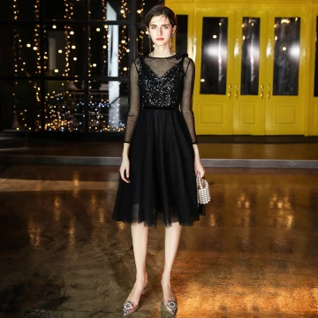 Chic Belle Noire De Retour Robe De Graduation 2020 Princesse Transparentes Encolure Dégagée 3 4 Manches Paillettes Thé Longueur Volants Robe Noire Courte