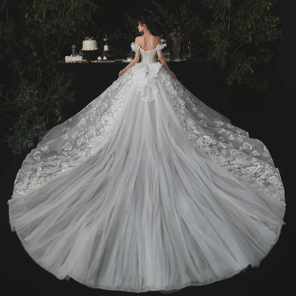 Romantisch Champagner Hochzeits Brautkleider / Hochzeitskleider 2020 Ballkleid Off Shoulder Kurze Ärmel Rückenfreies Applikationen Spitze Blumen Perlenstickerei Glanz Tülle Königliche Schleppe
