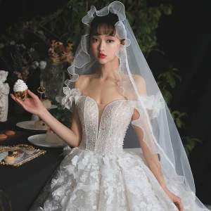 Romantique Champagne La Mariée Robe De Mariée 2020 Robe Boule De L 039 Épaule Manches Courtes Dos Nu Appliques En Dentelle Fleur Perlage Glitter Tulle Royal Train