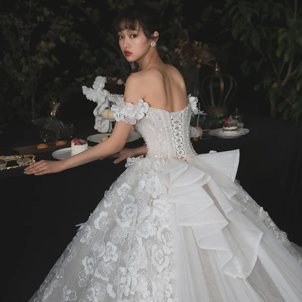 Romantisch Champagner Hochzeits Brautkleider / Hochzeitskleider 2020 Ballkleid Off Shoulder Kurze Ärmel Rückenfreies Applikationen Spitze Blumen Perlenstickerei Glanz Tülle Königliche Schleppe