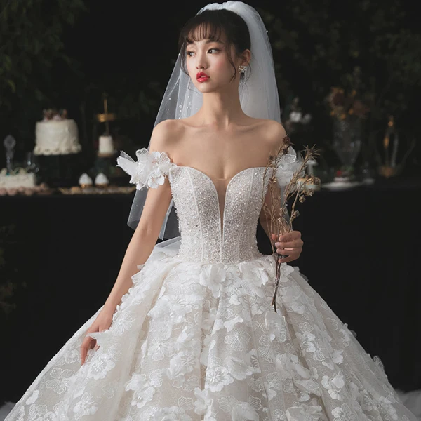 Romantisch Champagner Hochzeits Brautkleider / Hochzeitskleider 2020 Ballkleid Off Shoulder Kurze Ärmel Rückenfreies Applikationen Spitze Blumen Perlenstickerei Glanz Tülle Königliche Schleppe