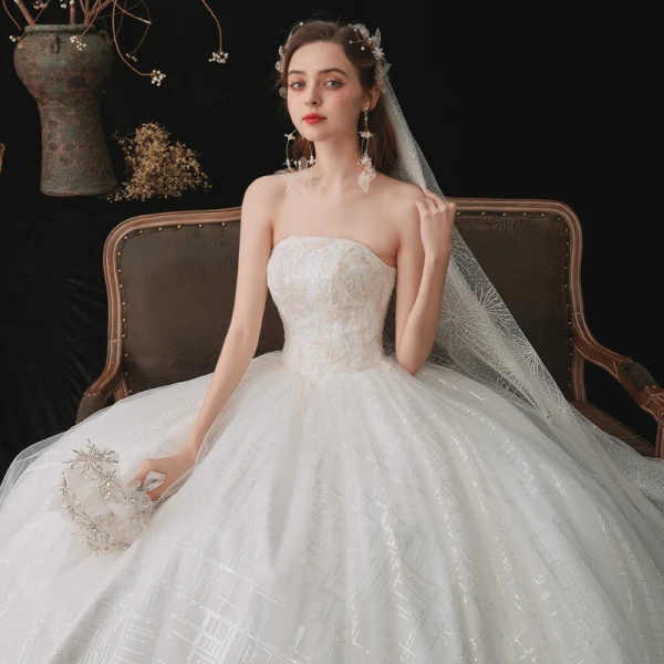 Chic / Belle Blanche La Mariée Robe De Mariée 2020 Robe Boule Bustier Sans Manches Dos Nu Perlage Paillettes Chapel Train Volants