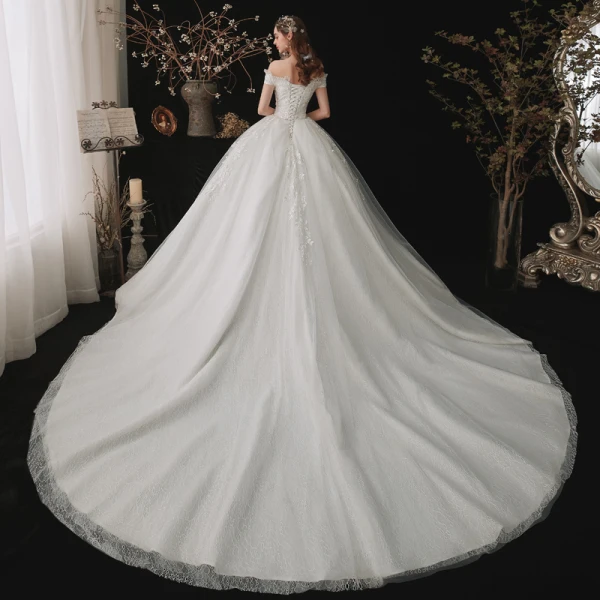 Schöne Weiß Hochzeits Brautkleider / Hochzeitskleider 2020 Ballkleid Off Shoulder Kurze Ärmel Rückenfreies Applikationen Spitze Pailletten Kapelle-Schleppe Rüschen