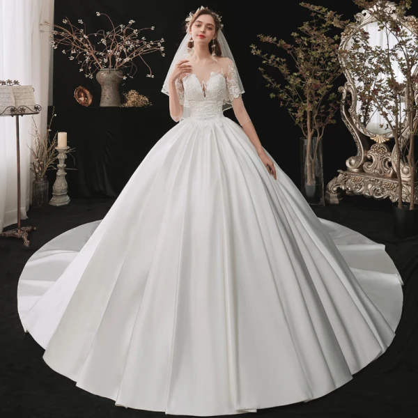 Mode Blanche Satin La Mariée Robe De Mariée 2020 Robe Boule Transparentes Encolure Carrée 1/2 Manches Dos Nu Appliques En Dentelle Paillettes Cathedral Train Volants