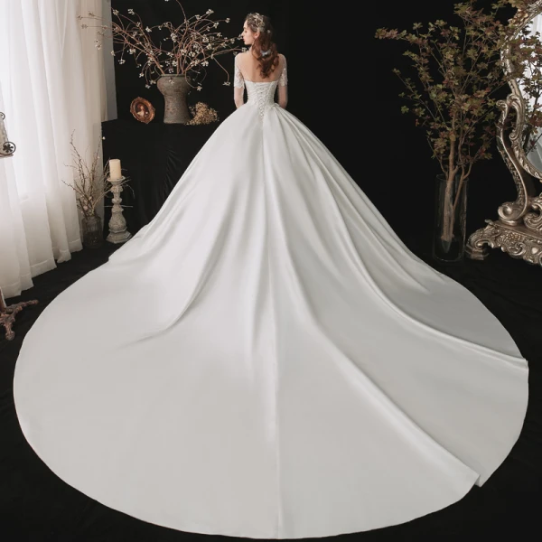 Mode Blanche Satin La Mariée Robe De Mariée 2020 Robe Boule Transparentes Encolure Carrée 1/2 Manches Dos Nu Appliques En Dentelle Paillettes Cathedral Train Volants