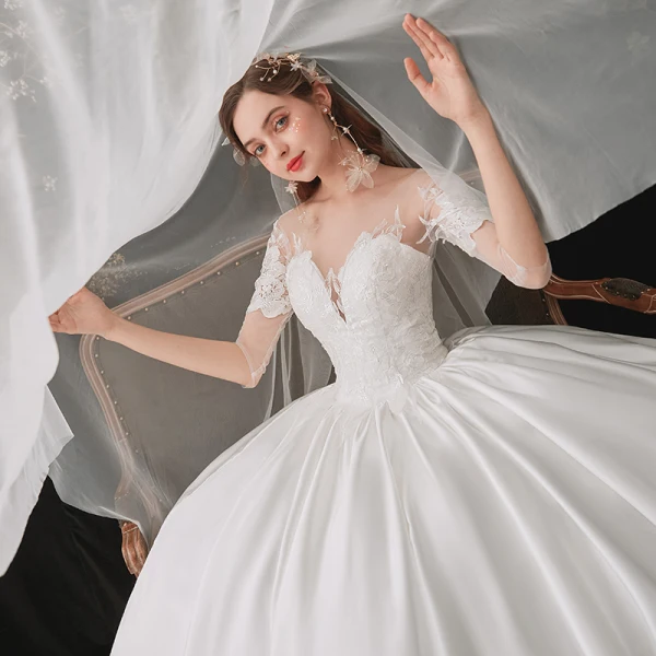 Mode Blanche Satin La Mariée Robe De Mariée 2020 Robe Boule Transparentes Encolure Carrée 1/2 Manches Dos Nu Appliques En Dentelle Paillettes Cathedral Train Volants
