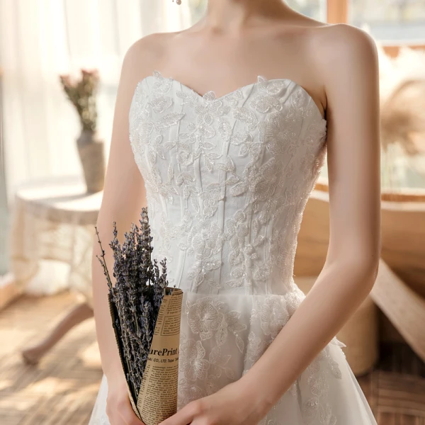 Elegant Outdoor / Garden White Wedding Dresses 2020 A-Line / Princess Sweetheart Sleeveless Backless Appliques Lace Beading Sweep Train Ruffle