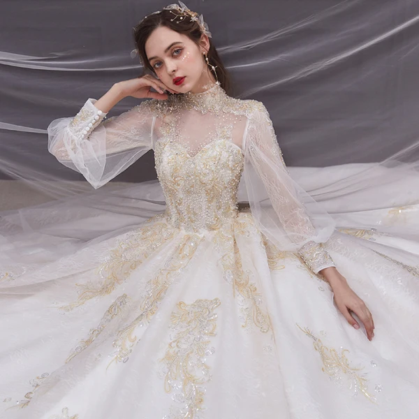Style Victorien Champagne Transparentes La Mariée Robe De Mariée 2020 Robe Boule Col Haut Gonflée 3/4 Manches Dos Nu Appliques En Dentelle Perlage Perle Cathedral Train Volants
