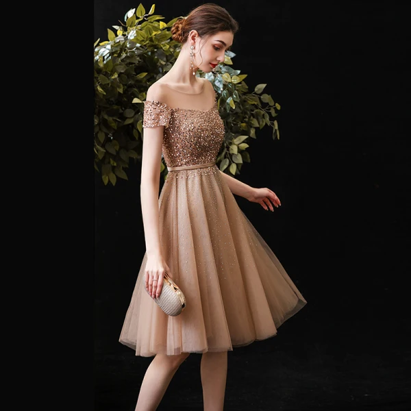Élégant Champagne Robe De Fete 2020 Princesse Transparentes Encolure Dégagée Manches Courtes Perlage Paillettes Ceinture Mi-Longues Volants Dos Nu Robe De Ceremonie