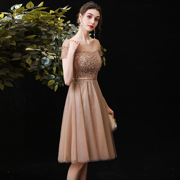 Élégant Champagne Robe De Fete 2020 Princesse Transparentes Encolure Dégagée Manches Courtes Perlage Paillettes Ceinture Mi-Longues Volants Dos Nu Robe De Ceremonie