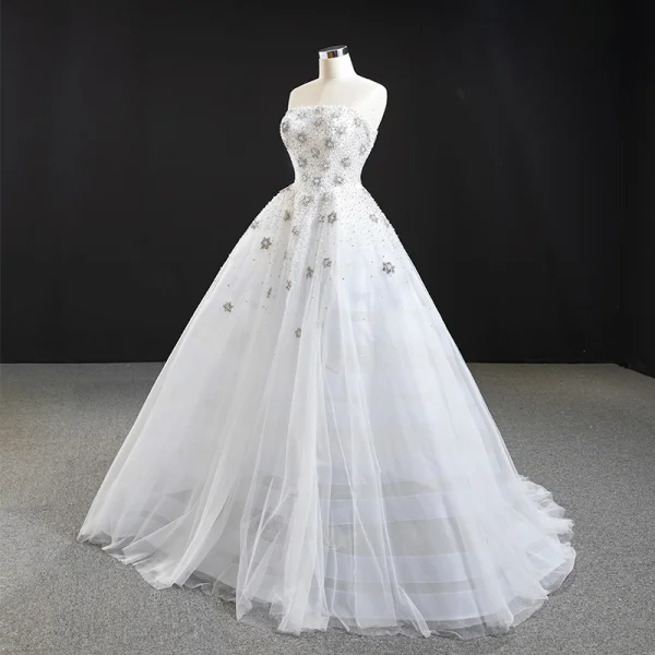 Luxe Blanche La Mariée Robe De Mariée 2020 Robe Boule Bustier Sans Manches Dos Nu Fait main Perlage Train De Balayage Volants