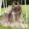 Niedrogie Brązowy Sukienki Dla Druhen 2020 Princessa Aplikacje Z Koronki Bez Pleców Długie Wzburzyć