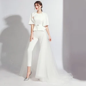 Mode Blanche Combinaison Avec Châle 2020 Encolure Dégagée Dos Nu Métal Ceinture Train De Balayage Robe De Soirée