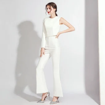 Simple Blanche Combinaison 2020 Une Épaule Manches Longues Longue Dos Nu Robe De Soirée