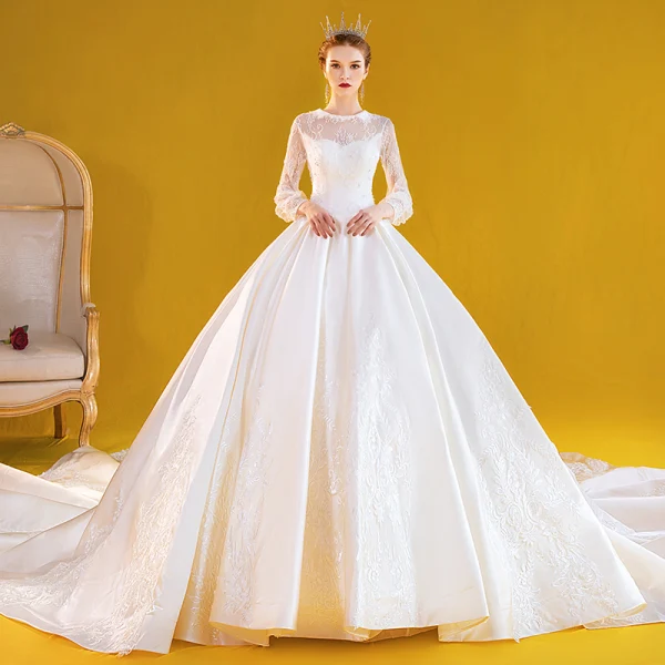Victorian Style White Satin Bridal Wedding Dresses 2020 Ball Gown Scoop Neck Puffy 3/4 Sleeve Backless Appliques Lace Beading Cathedral Train