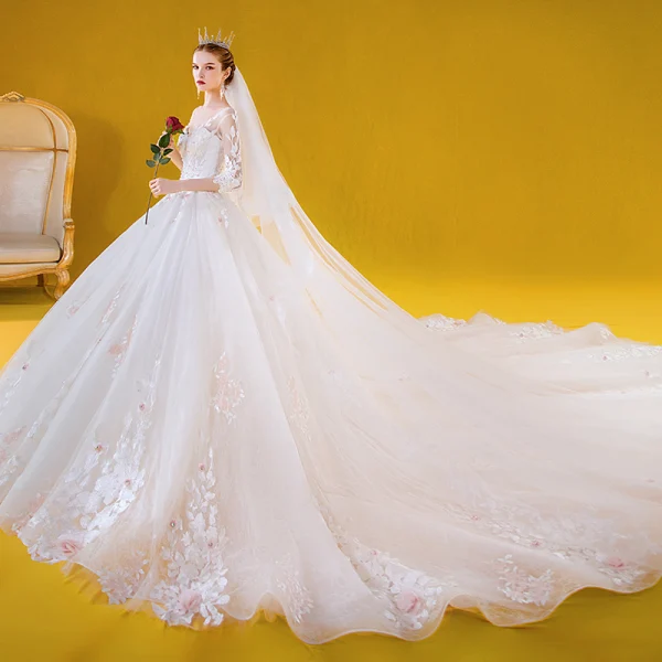 Romantisk Vita Brud Bröllopsklänningar 2020 Balklänning V-Hals 3/4 ärm Halterneck Appliqués Spets Blomma Beading Cathedral Train