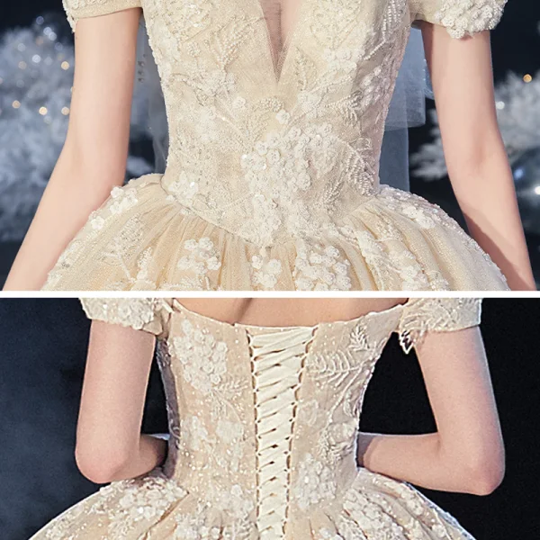 Schöne Champagner Durchsichtige Hochzeits Brautkleider / Hochzeitskleider 2020 Ballkleid Off Shoulder Kurze Ärmel Rückenfreies Applikationen Spitze Perlenstickerei Glanz Tülle Kathedrale Schleppe Rüschen