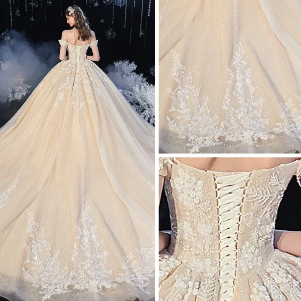 Schöne Champagner Durchsichtige Hochzeits Brautkleider / Hochzeitskleider 2020 Ballkleid Off Shoulder Kurze Ärmel Rückenfreies Applikationen Spitze Perlenstickerei Glanz Tülle Kathedrale Schleppe Rüschen