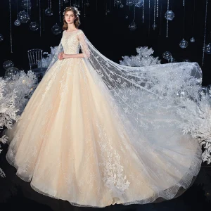 Romantique Champagne La Mariée Robe De Mariée 2020 Robe Boule Transparentes Encolure Dégagée Manches Courtes Dos Nu Appliques En Dentelle Perlage Cristal Cathedral Train Volants