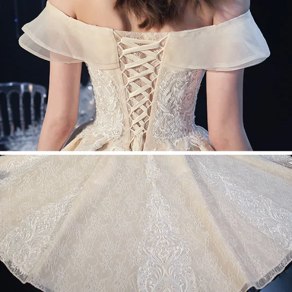 Chic / Belle Champagne La Mariée Robe De Mariée 2020 Robe Boule De l'épaule Manches Courtes Dos Nu Appliques En Dentelle Cathedral Train Volants