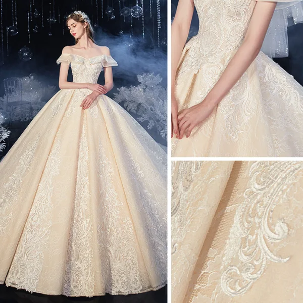Chic / Belle Champagne La Mariée Robe De Mariée 2020 Robe Boule De l'épaule Manches Courtes Dos Nu Appliques En Dentelle Cathedral Train Volants