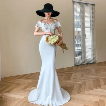 Chic Belle Blanche Robe De Soirée 2020 Trompette Sirène De L 039 Épaule Manches Courtes Appliques En Dentelle Perlage Paillettes Longue Volants Dos Nu Robe De Ceremonie