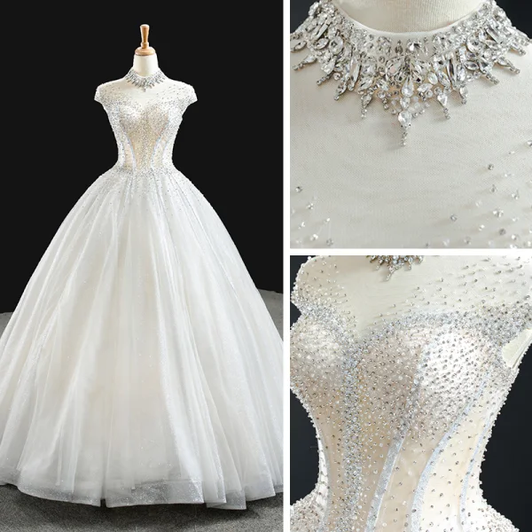 Luxus / Herrlich Weiß Hochzeits Brautkleider / Hochzeitskleider 2020 Ballkleid Durchsichtige Stehkragen Ärmellos Rückenfreies Handgefertigt Perlenstickerei Glanz Tülle Kapelle-Schleppe