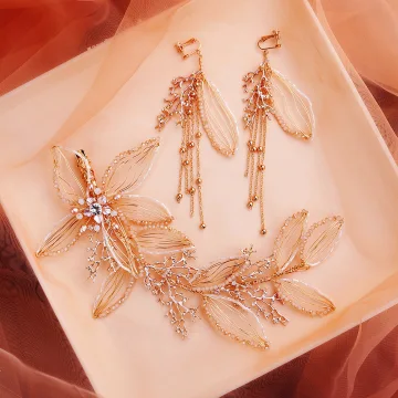 Elegante Gold Brautschmuck 2020 Metall Perlenstickerei Strass Kopfschmuck Quaste Ohrringe Haarschmuck Braut