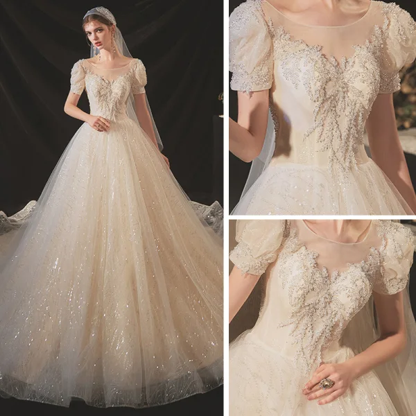 Style Victorien Champagne La Mariée Robe De Mariée 2020 Robe Boule Transparentes Encolure Dégagée Gonflée Manches Courtes Dos Nu Perlage Paillettes Chapel Train Volants