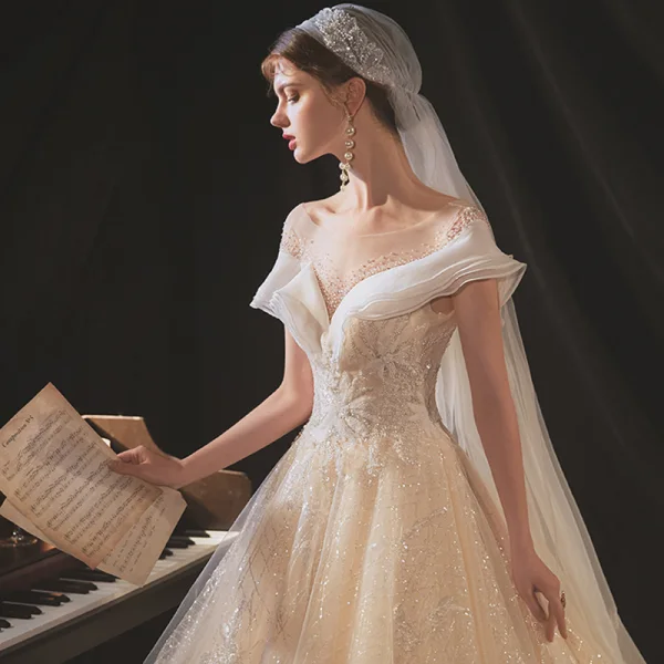 Chic / Belle Champagne La Mariée Robe De Mariée 2020 Robe Boule Transparentes Encolure Dégagée Manches Courtes Dos Nu Appliques En Dentelle Paillettes Perlage Cristal Chapel Train Volants