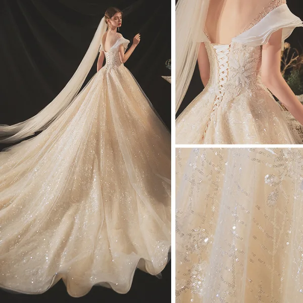 Chic / Belle Champagne La Mariée Robe De Mariée 2020 Robe Boule Transparentes Encolure Dégagée Manches Courtes Dos Nu Appliques En Dentelle Paillettes Perlage Cristal Chapel Train Volants