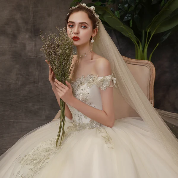 Affordable Ivory Bridal Wedding Dresses 2020 Ball Gown Off-The-Shoulder Short Sleeve Backless Appliques Lace Beading Floor-Length / Long Ruffle