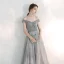 Élégant Gris Robe De Soirée 2020 Princesse De l'épaule Manches Courtes Perlage Tachetée Tulle Train De Balayage Volants Dos Nu Robe De Ceremonie