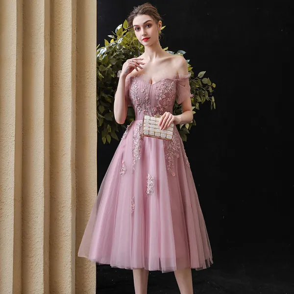 Chic / Beautiful Blushing Pink Homecoming Graduation Dresses 2020 A-Line / Princess Off-The-Shoulder Short Sleeve Appliques Lace Beading Pearl Tea-length Ruffle Backless Formal Dresses