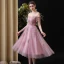 Chic / Belle Rougissant Rose de retour Robe De Graduation 2020 Princesse De l'épaule Manches Courtes Appliques En Dentelle Perlage Perle Thé Longueur Volants Dos Nu