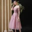 Chic / Belle Rougissant Rose de retour Robe De Graduation 2020 Princesse De l'épaule Manches Courtes Appliques En Dentelle Perlage Perle Thé Longueur Volants Dos Nu